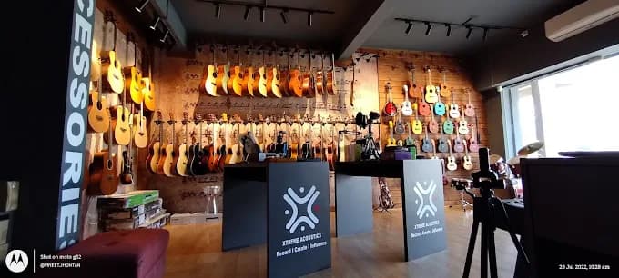 5 Things to Consider When Buying Acoustic Guitar