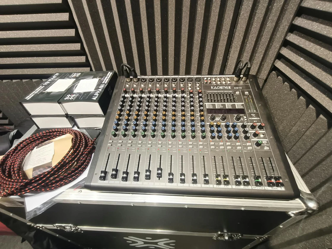 Kadence AG12 mixer
